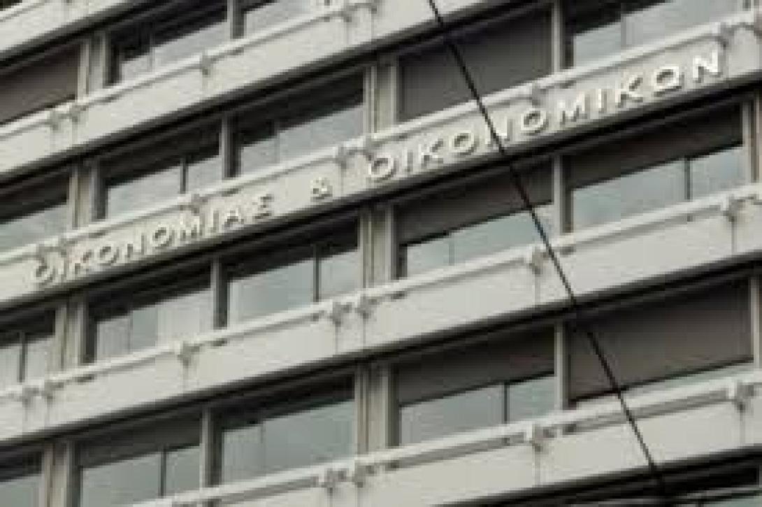 Σε εξέλιξη η συνάντηση του υπουργού Οικονομικών με τα μέλη της τρόικας