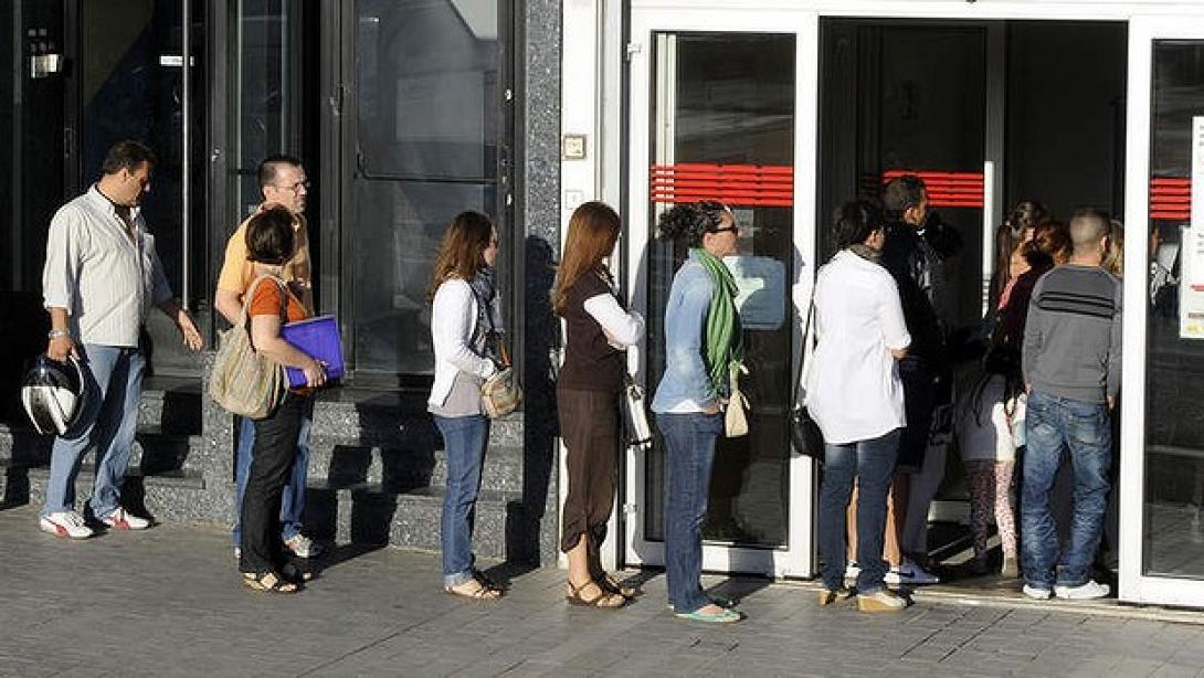 ΟΟΣΑ: Η «χαμένη γενιά» λόγω της ανεργίας των νέων