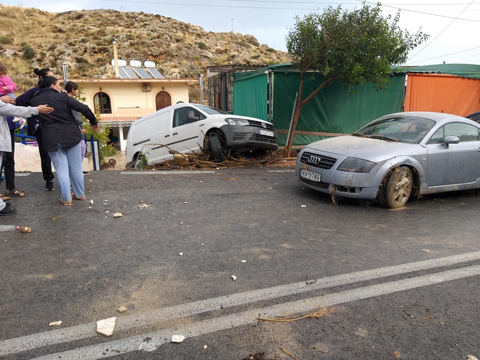 Άνθρωποι κινδύνεψαν να πνιγούν...