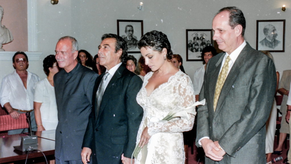 Ο γάμος του Τόλη Βοσκόπουλου με την Άντζελα Γκερέκου