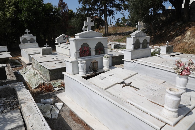 Ζημιές σε κοιμητήριο του Αρχοντικού