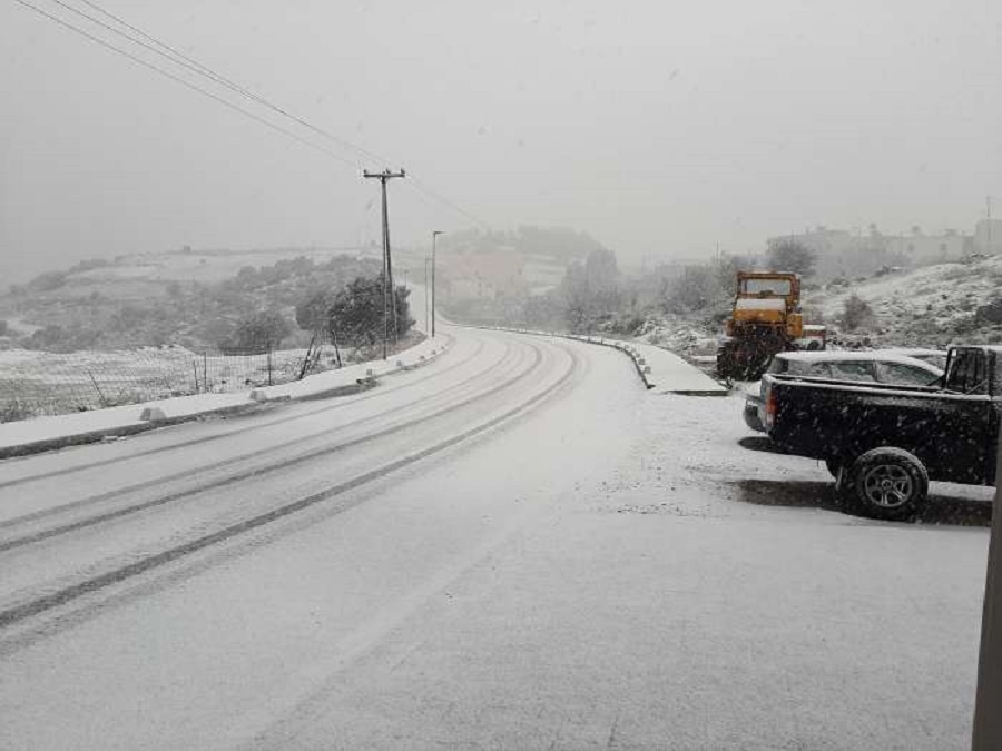 Σημερινή φωτογραφία από τα χιονισμένα Ανώγεια (Ανωγή)