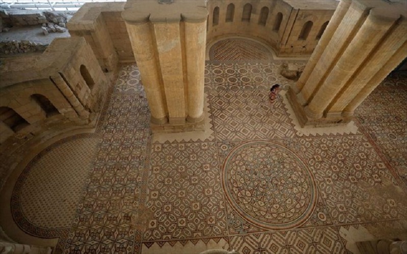 . Το μωσαϊκό στο παλάτι του Χισάμ χρειάστηκε πέντε χρόνια και περίπου 12 εκατομμύρια δολάρια για να αποκατασταθεί.