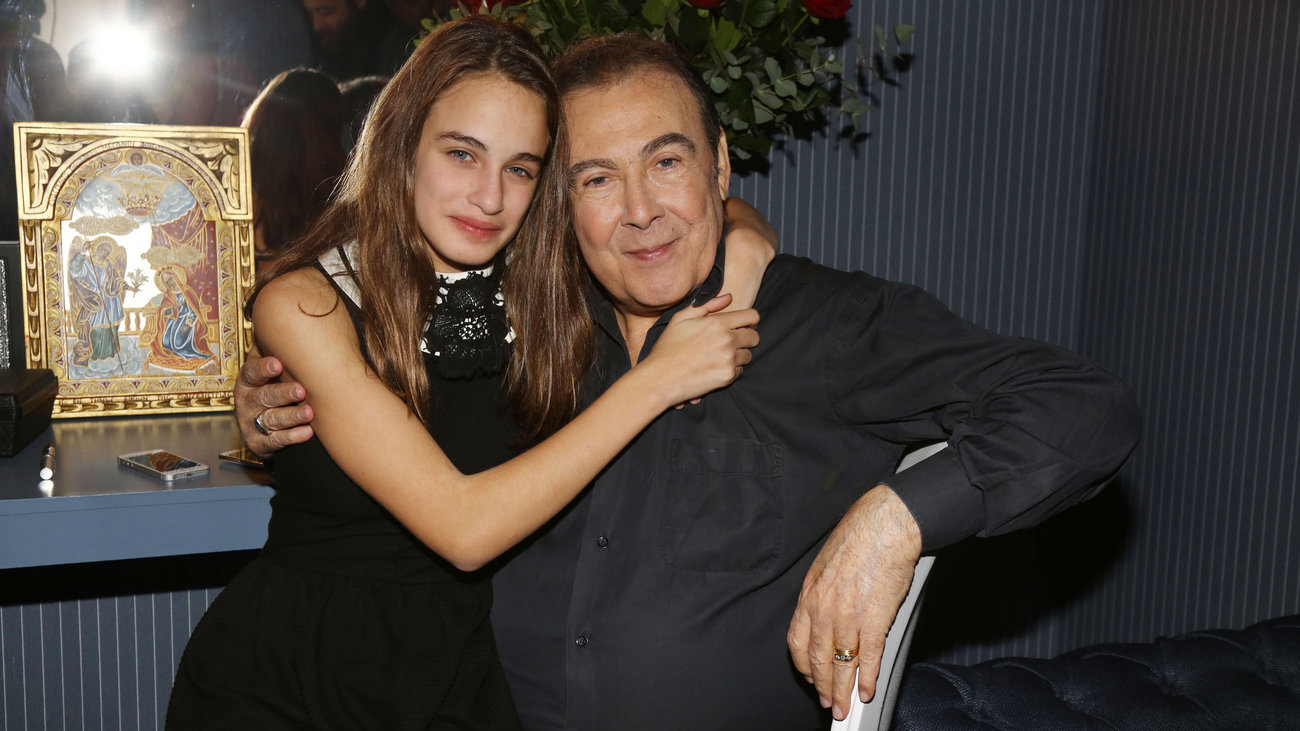 Ο Τόλης Βοσκόπουλος με την κόρη του Μαρία
